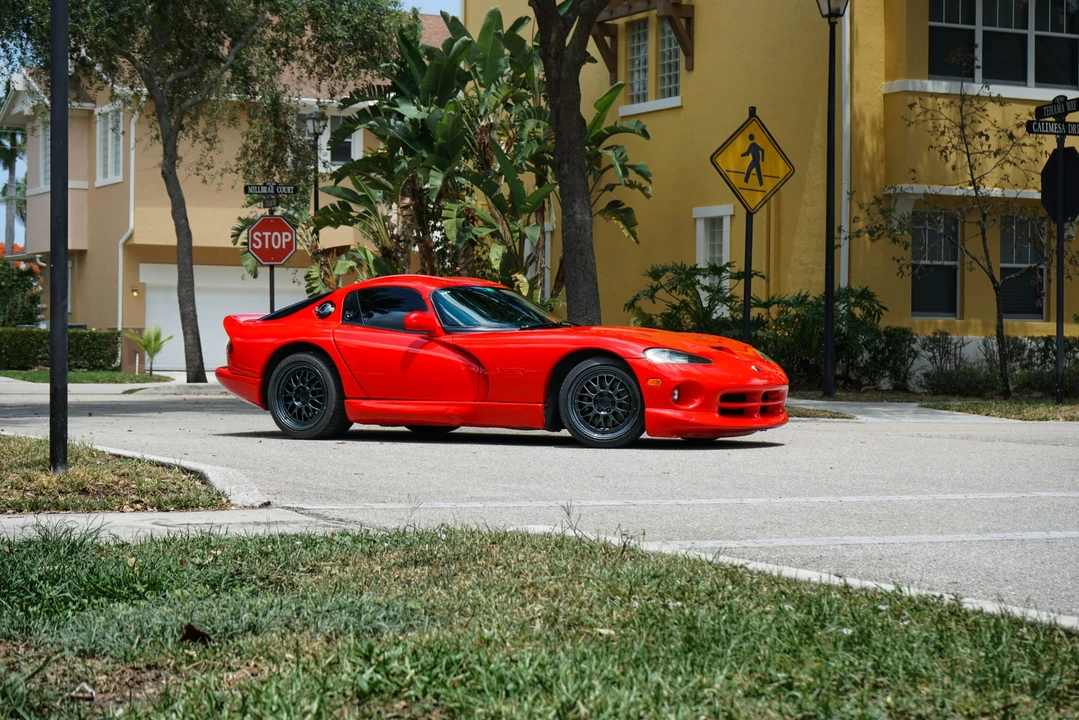 2002 Dodge Viper GTS 2nd Gen - Image 22 of 31
