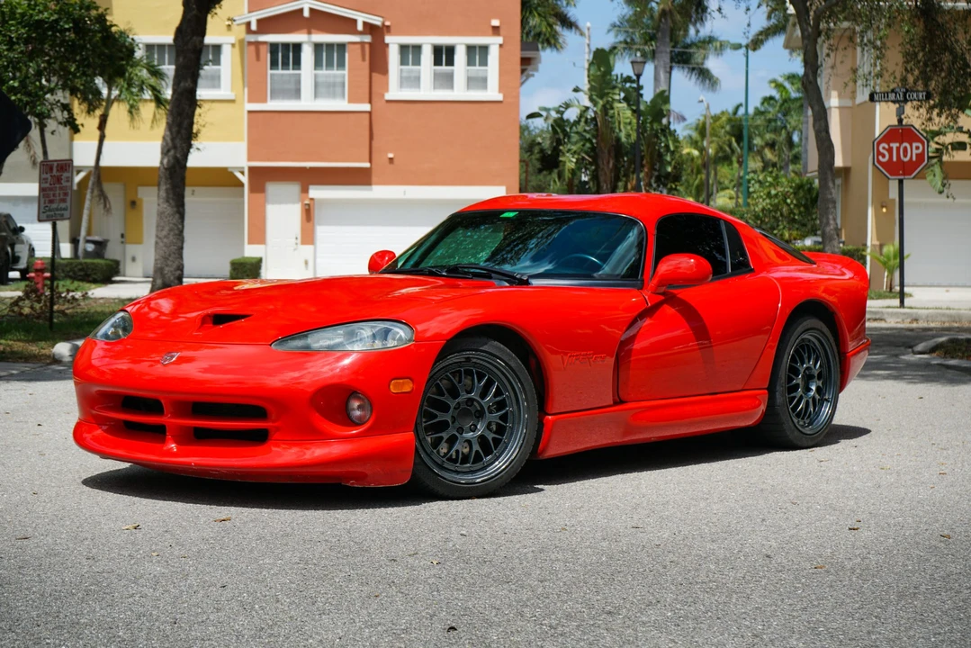 2002 Dodge Viper GTS 2nd Gen - Image 2 of 31