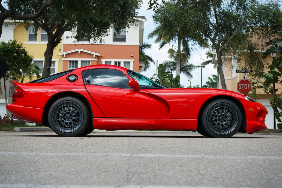 2002 Dodge Viper GTS 2nd Gen - Image 29 of 31