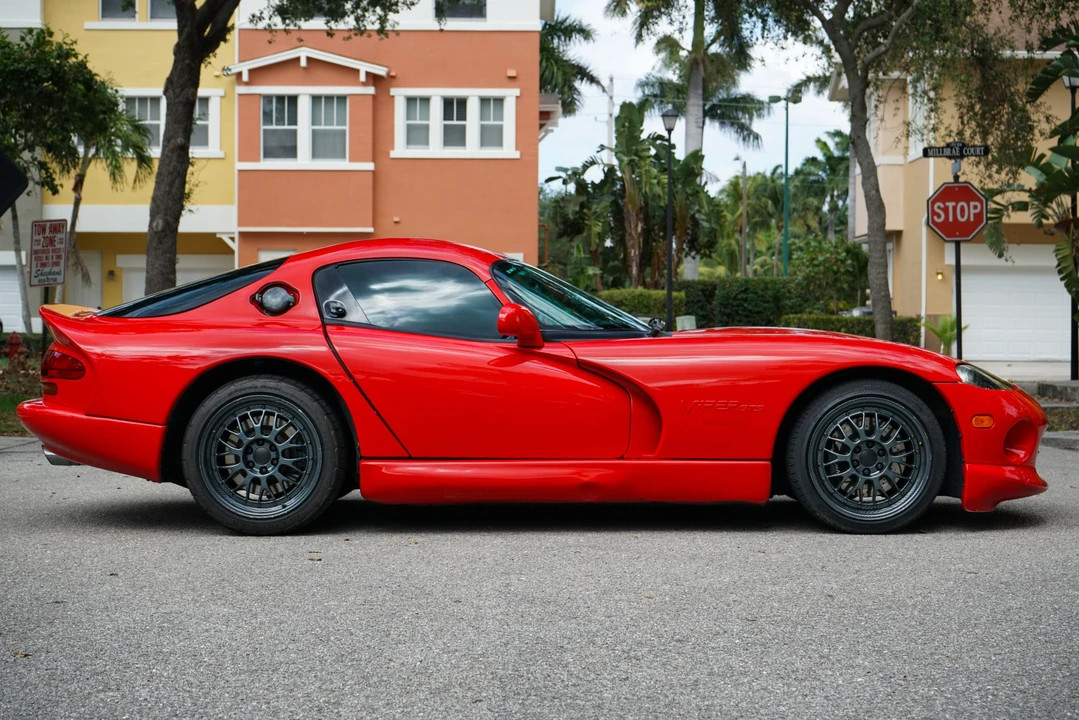 2002 Dodge Viper GTS 2nd Gen - Image 28 of 31