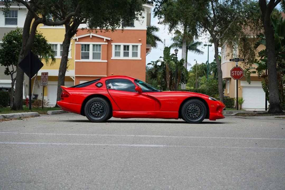 2002 Dodge Viper GTS 2nd Gen - Image 27 of 31