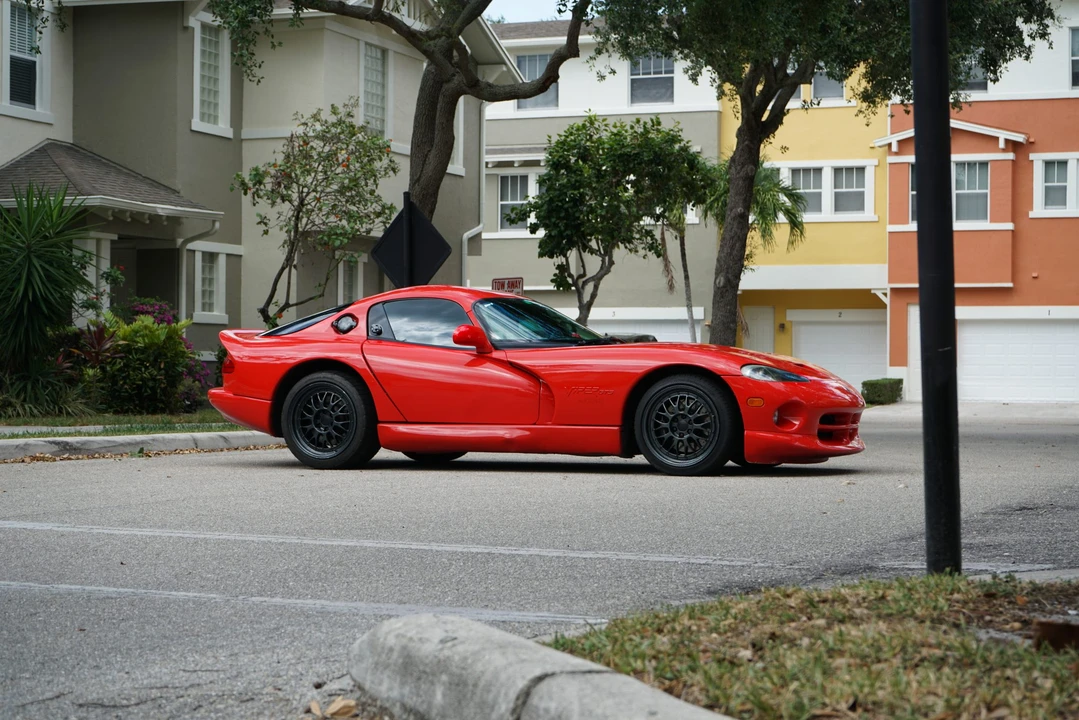 2002 Dodge Viper GTS 2nd Gen - Image 26 of 31