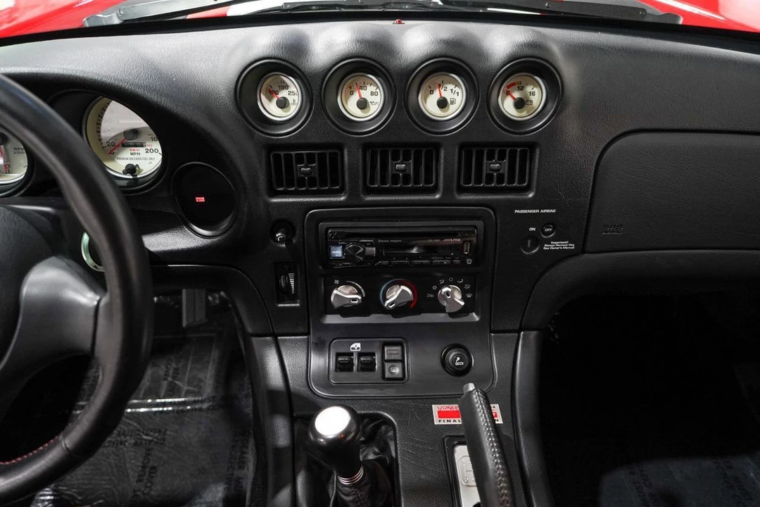 2002 Dodge Viper GTS 2nd Gen - Image 11 of 31