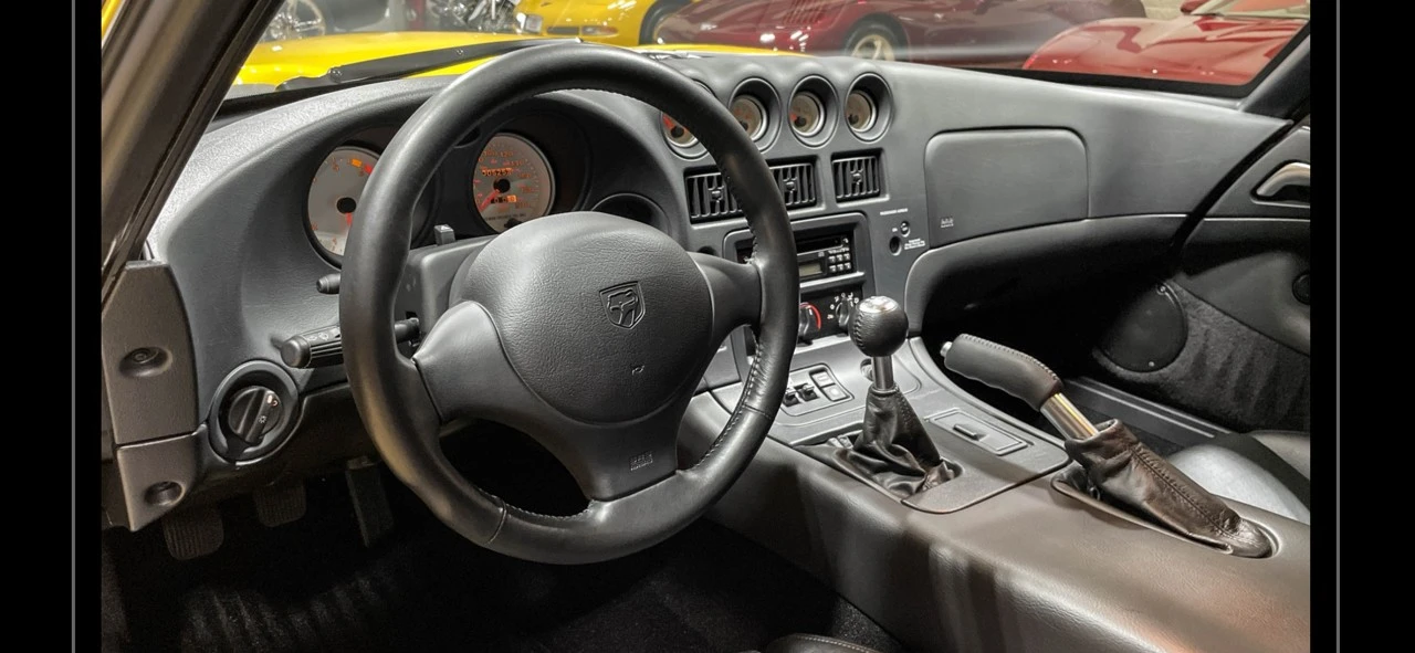 2002 Dodge Viper GTS 2nd Gen - Image 10 of 21