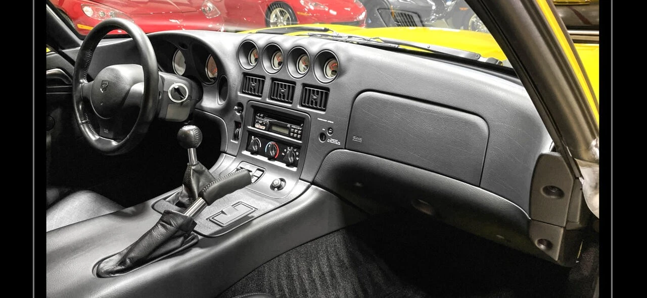 2002 Dodge Viper GTS 2nd Gen - Image 14 of 21