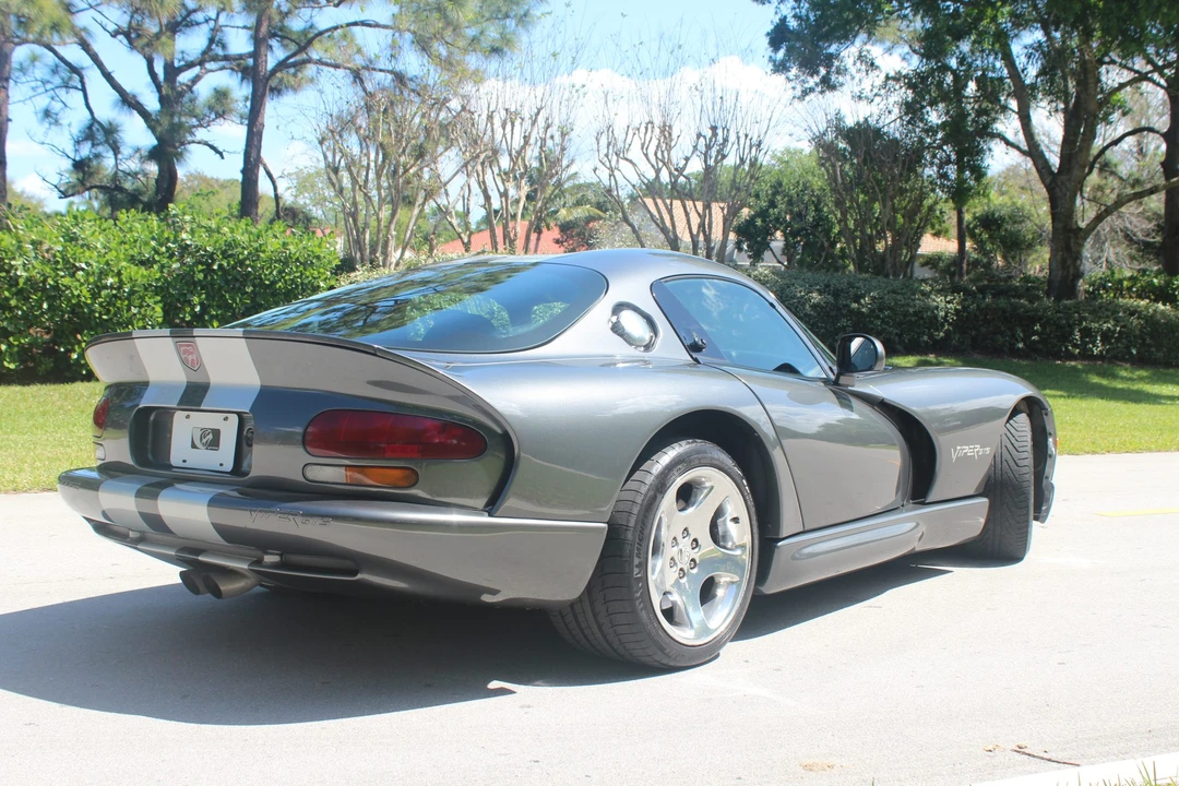 2002 Dodge Viper GTS 2nd Gen - Image 14 of 31