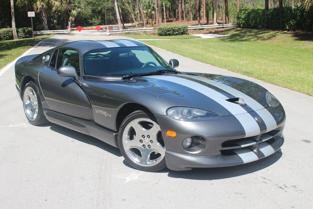 2002 Dodge Viper GTS 2nd Gen - Image 19 of 31