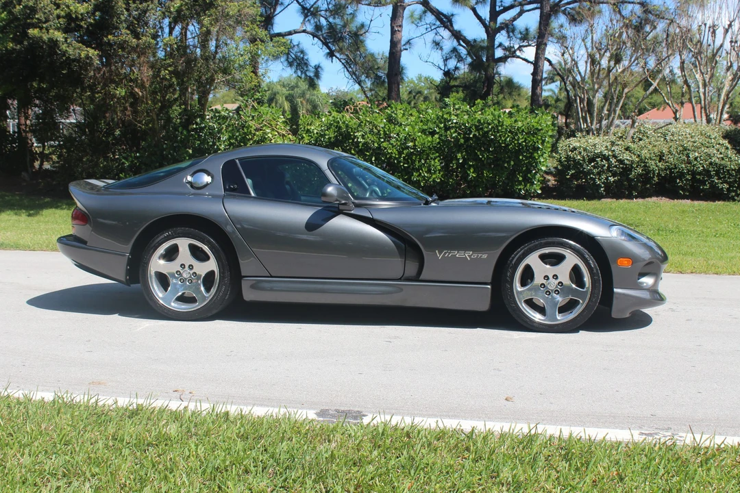 2002 Dodge Viper GTS 2nd Gen - Image 17 of 31