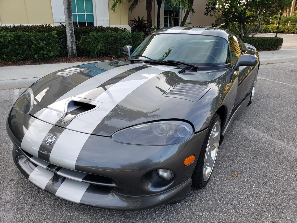 2002 Dodge Viper GTS 2nd Gen - Image 30 of 31