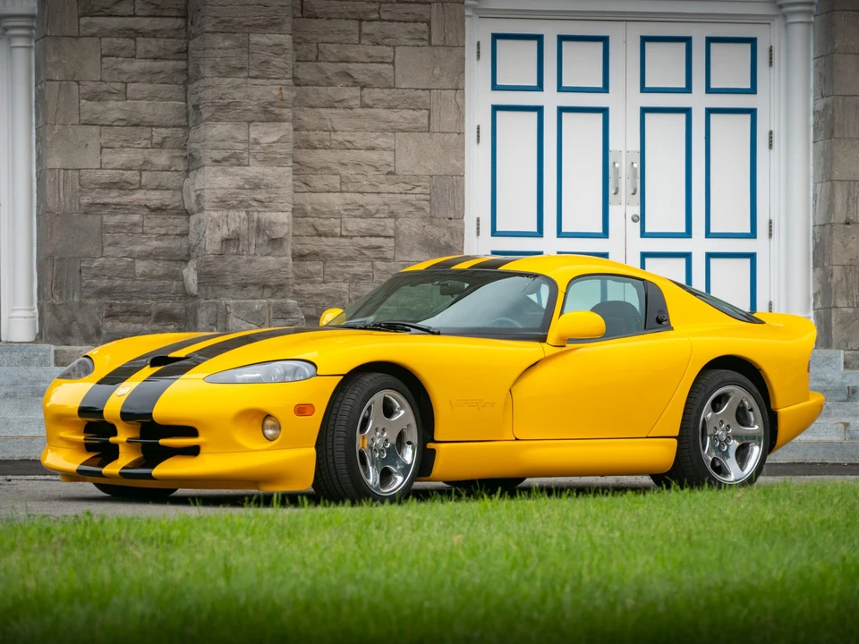 2002 Dodge Viper GTS 2nd Gen - Image 2 of 31
