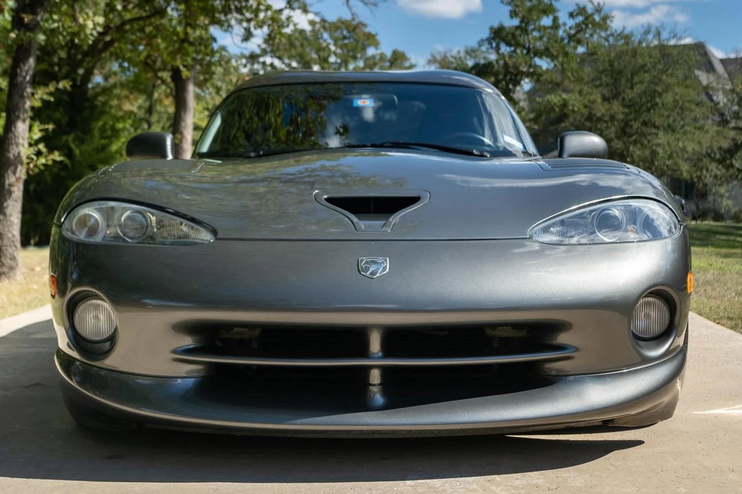 2002 Dodge Viper GTS 2nd Gen - Image 2 of 31