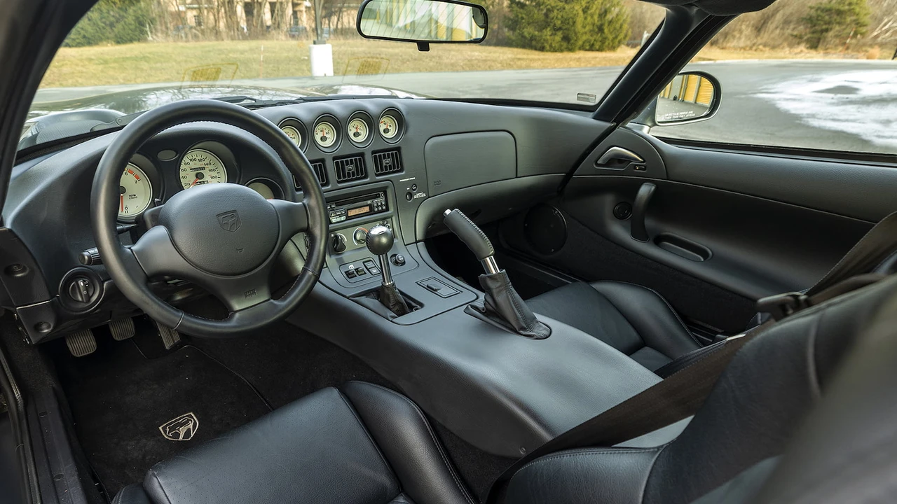 2002 Dodge Viper GTS 2nd Gen - Image 4 of 24