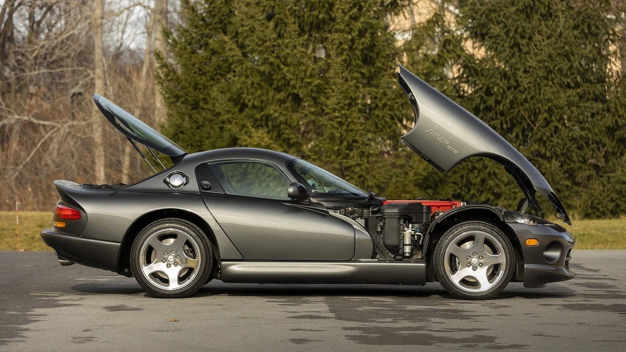 2002 Dodge Viper GTS 2nd Gen - Image 21 of 24