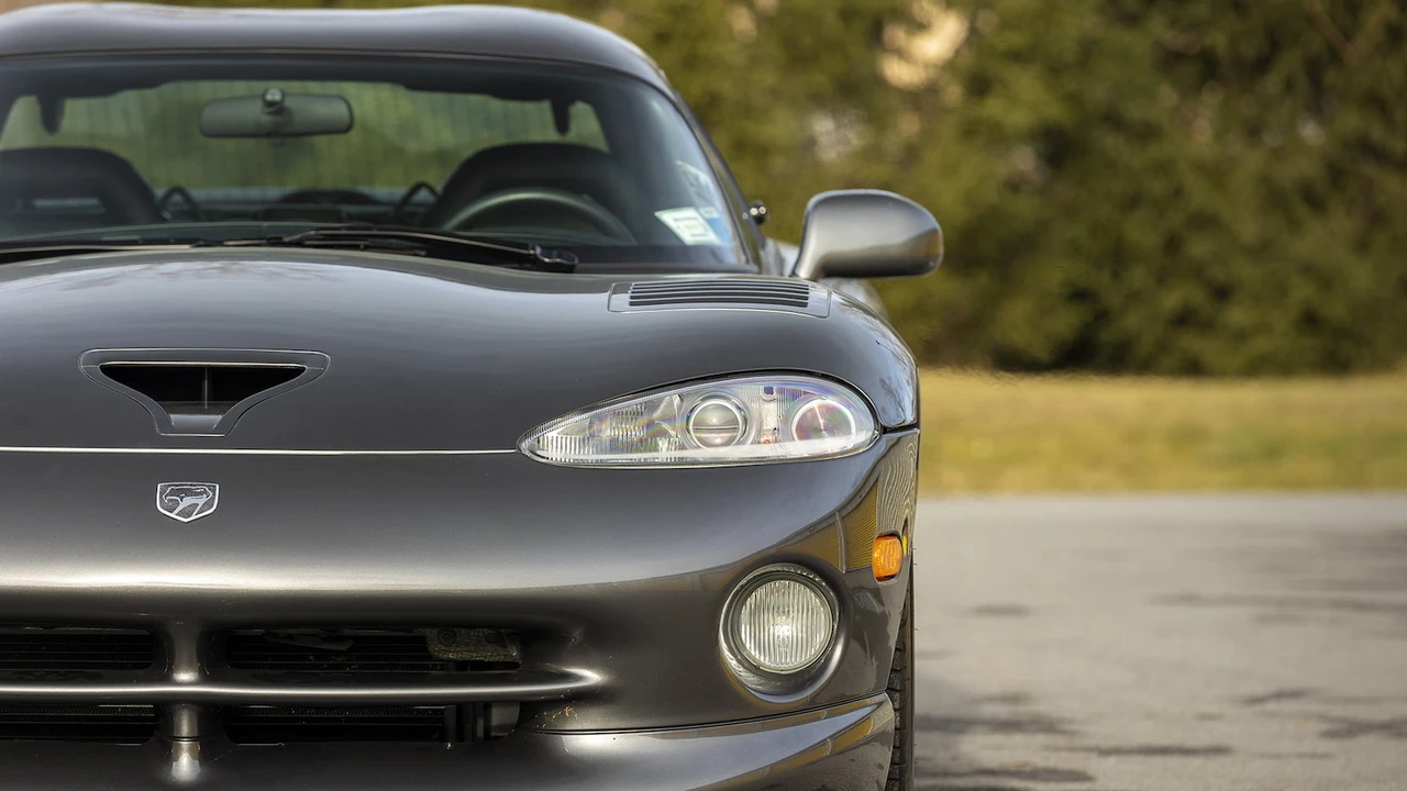 2002 Dodge Viper GTS 2nd Gen - Image 23 of 24