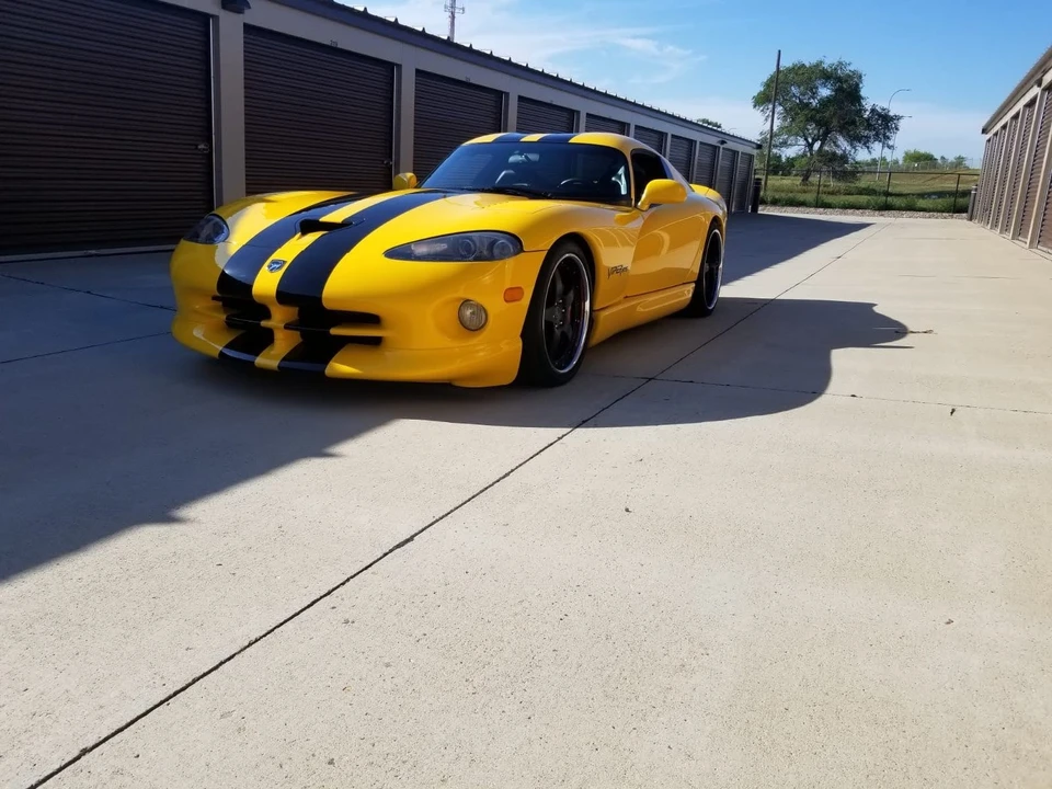 2002 Dodge Viper GTS 2nd Gen - Image 17 of 21