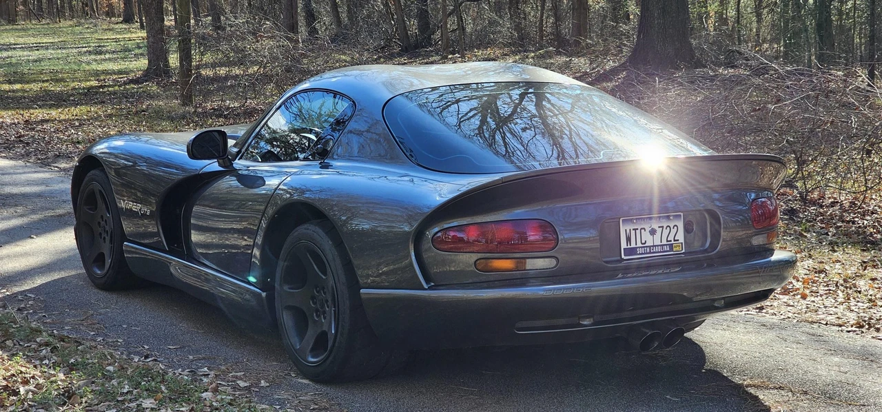 2002 Dodge Viper GTS 2nd Gen - Image 16 of 31