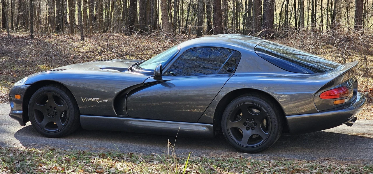 2002 Dodge Viper GTS 2nd Gen - Image 11 of 31