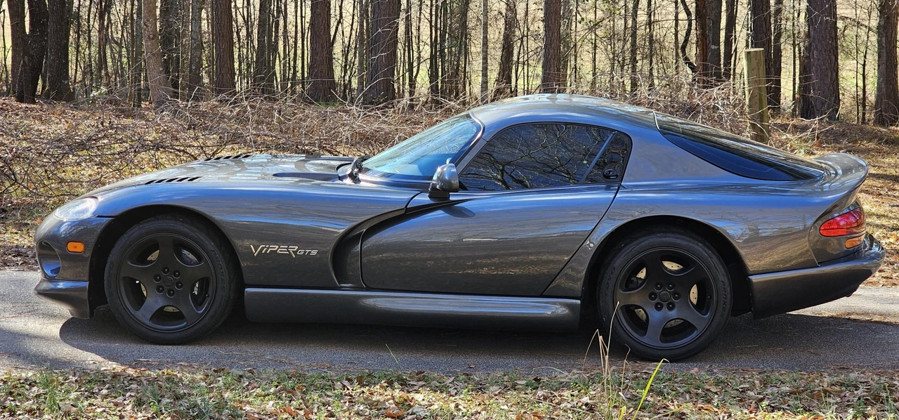 2002 Dodge Viper GTS 2nd Gen - Image 9 of 31