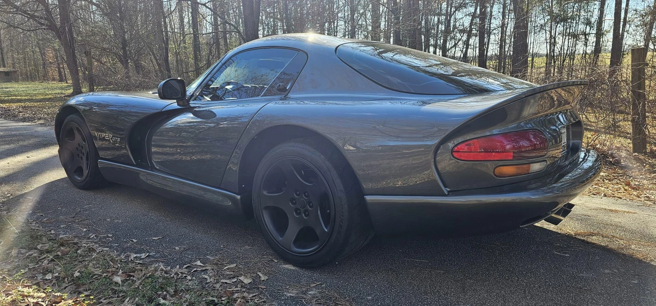 2002 Dodge Viper GTS 2nd Gen - Image 12 of 31