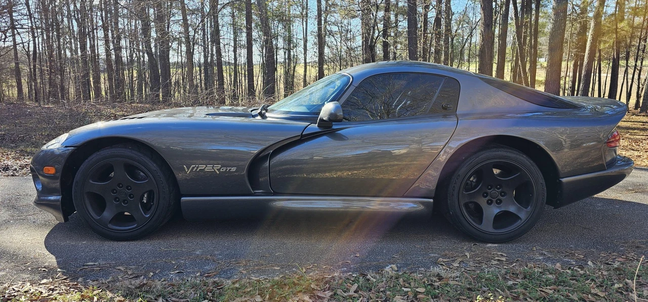 2002 Dodge Viper GTS 2nd Gen - Image 8 of 31