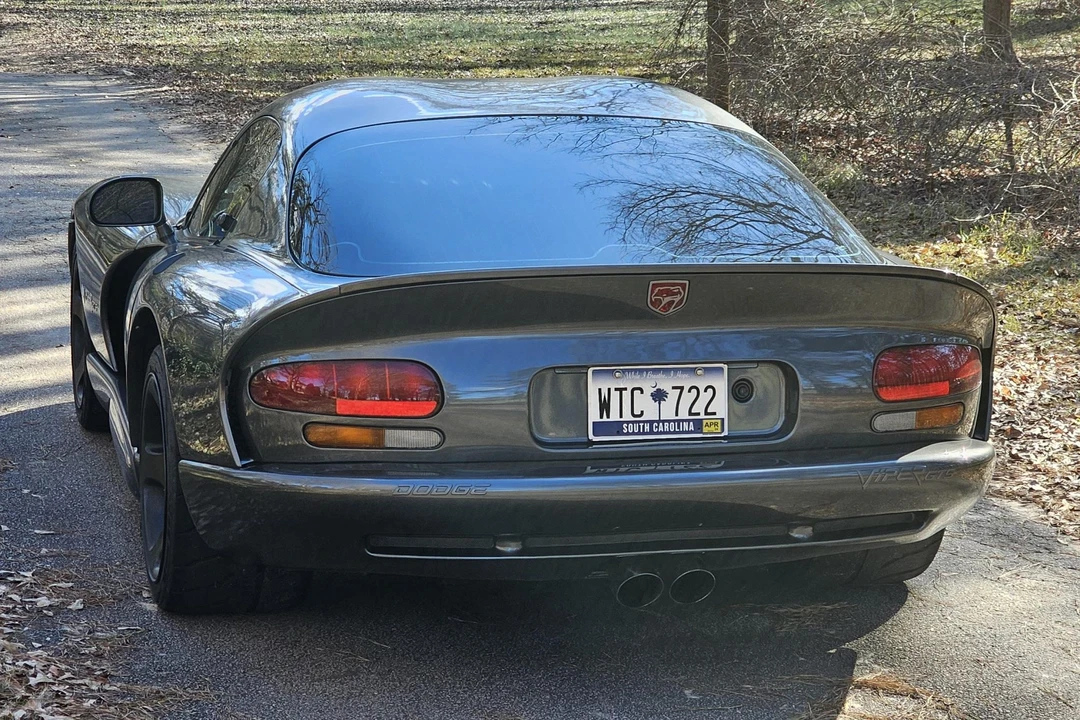 2002 Dodge Viper GTS 2nd Gen - Image 17 of 31
