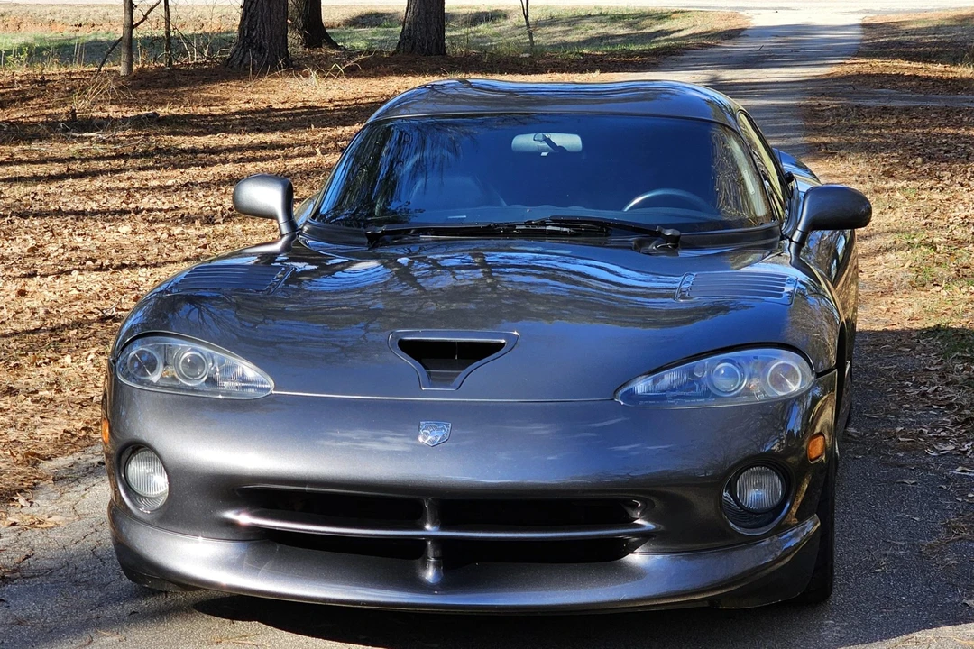 2002 Dodge Viper GTS 2nd Gen - Image 2 of 31