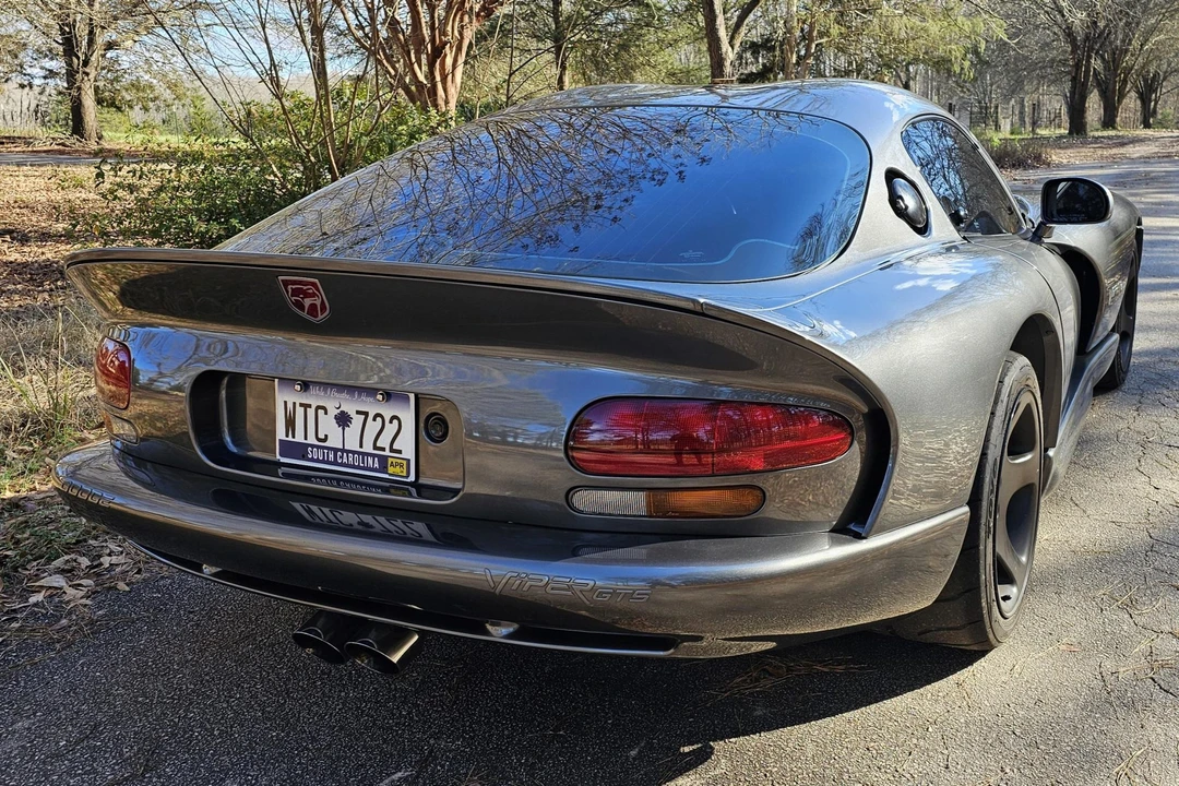 2002 Dodge Viper GTS 2nd Gen - Image 21 of 31