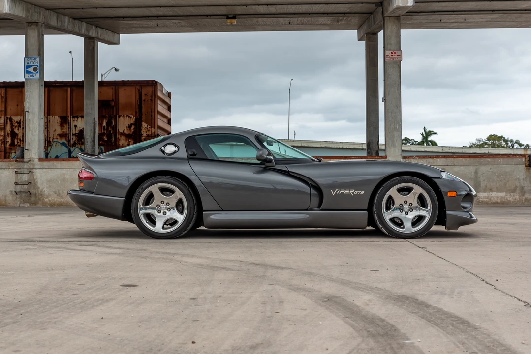 2002 Dodge Viper GTS 2nd Gen - Image 8 of 31