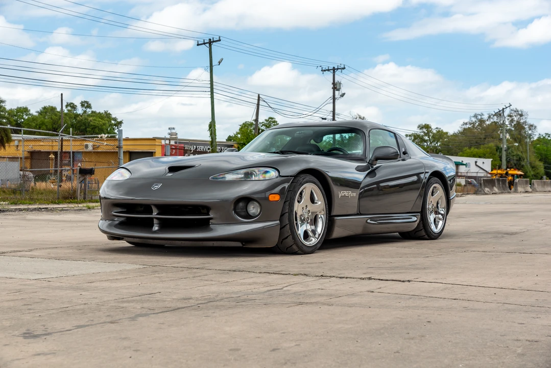 2002 Dodge Viper GTS 2nd Gen - Image 2 of 31