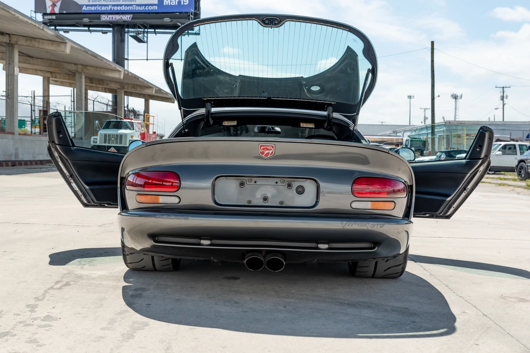 2002 Dodge Viper GTS 2nd Gen - Image 19 of 31