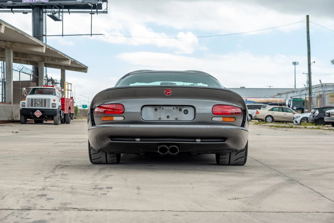 2002 Dodge Viper GTS 2nd Gen - Image 10 of 31