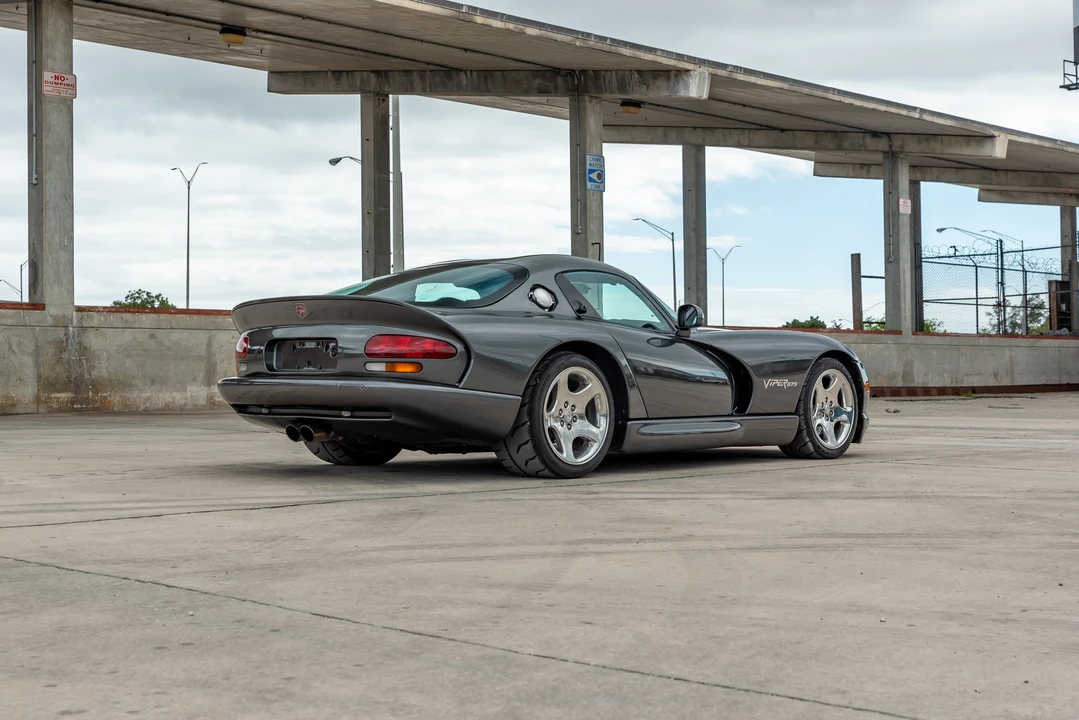 2002 Dodge Viper GTS 2nd Gen - Image 9 of 31