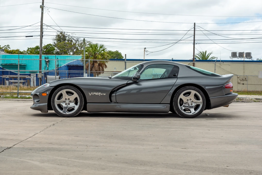 2002 Dodge Viper GTS 2nd Gen - Image 12 of 31
