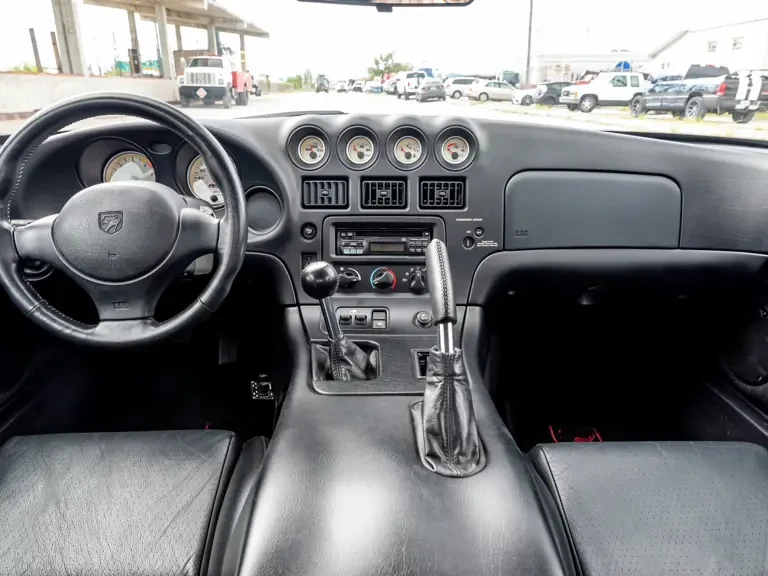2002 Dodge Viper GTS 2nd Gen - Image 11 of 31