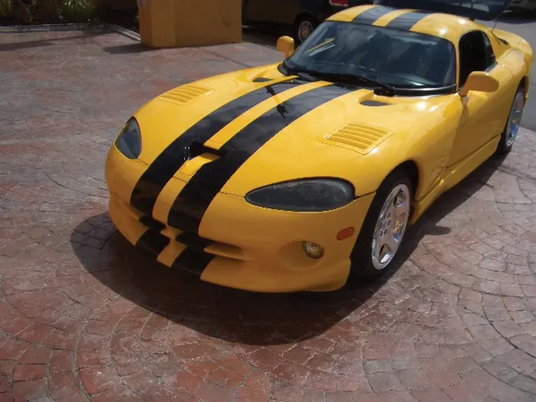 2002 Dodge Viper GTS 2nd Gen - Image 2 of 2