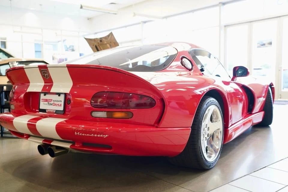 2002 Dodge Viper GTS 2nd Gen - Image 2 of 18