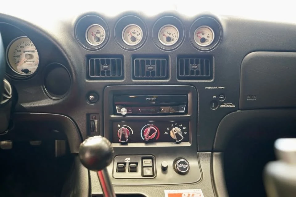 2002 Dodge Viper GTS 2nd Gen - Image 12 of 18