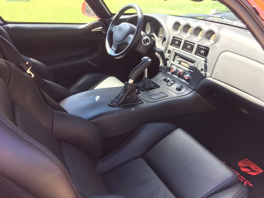 2002 Dodge Viper GTS 2nd Gen - Image 4 of 12