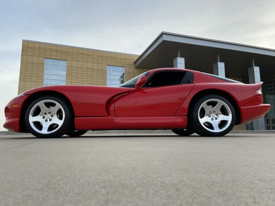 2002 Dodge Viper GTS 2nd Gen - Image 2 of 24