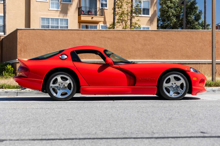 2002 Dodge Viper GTS 2nd Gen - Image 2 of 31