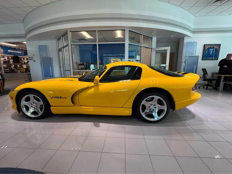 2002 Dodge Viper GTS 2nd Gen - Image 5 of 18