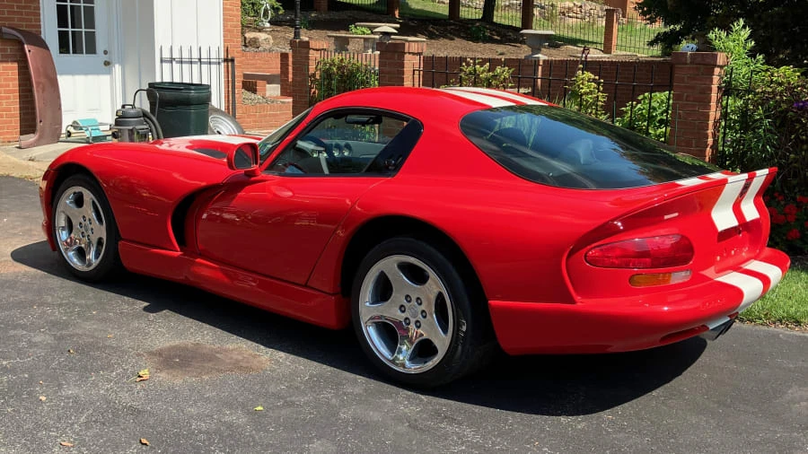 2002 Dodge Viper GTS 2nd Gen - Image 2 of 10