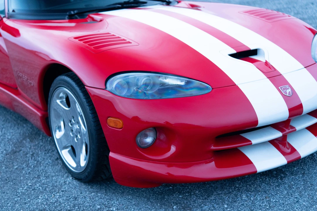 2002 Dodge Viper GTS 2nd Gen - Image 17 of 31