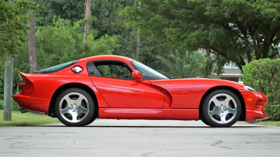 2002 Dodge Viper GTS 2nd Gen - Image 2 of 12