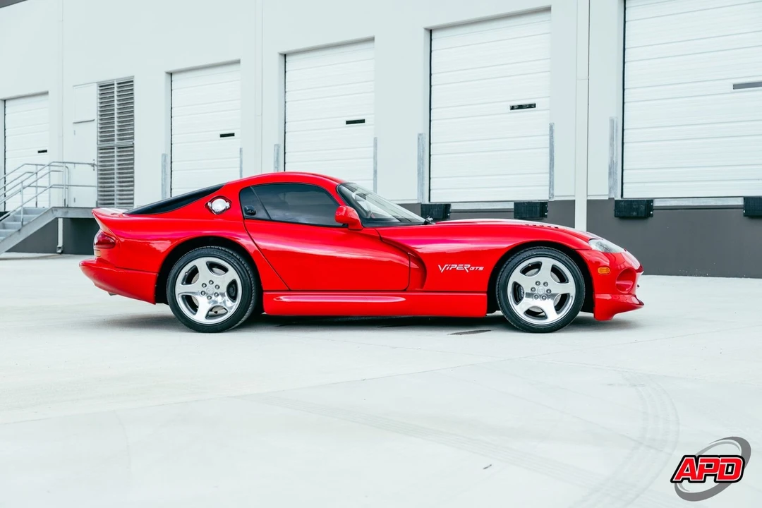 2002 Dodge Viper GTS 2nd Gen - Image 9 of 12