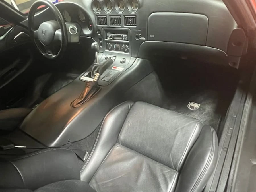 2002 Dodge Viper GTS 2nd Gen - Image 11 of 16