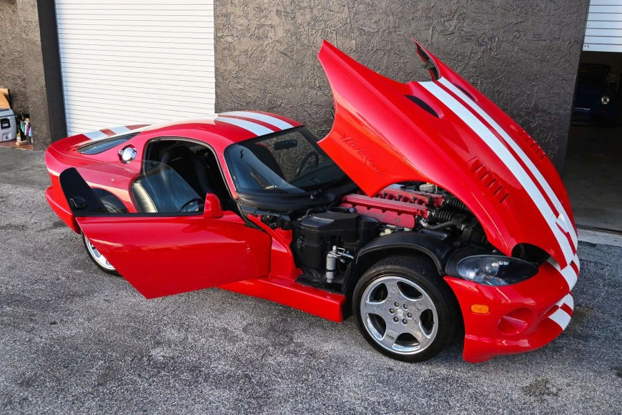 2002 Dodge Viper GTS 2nd Gen - Image 9 of 30