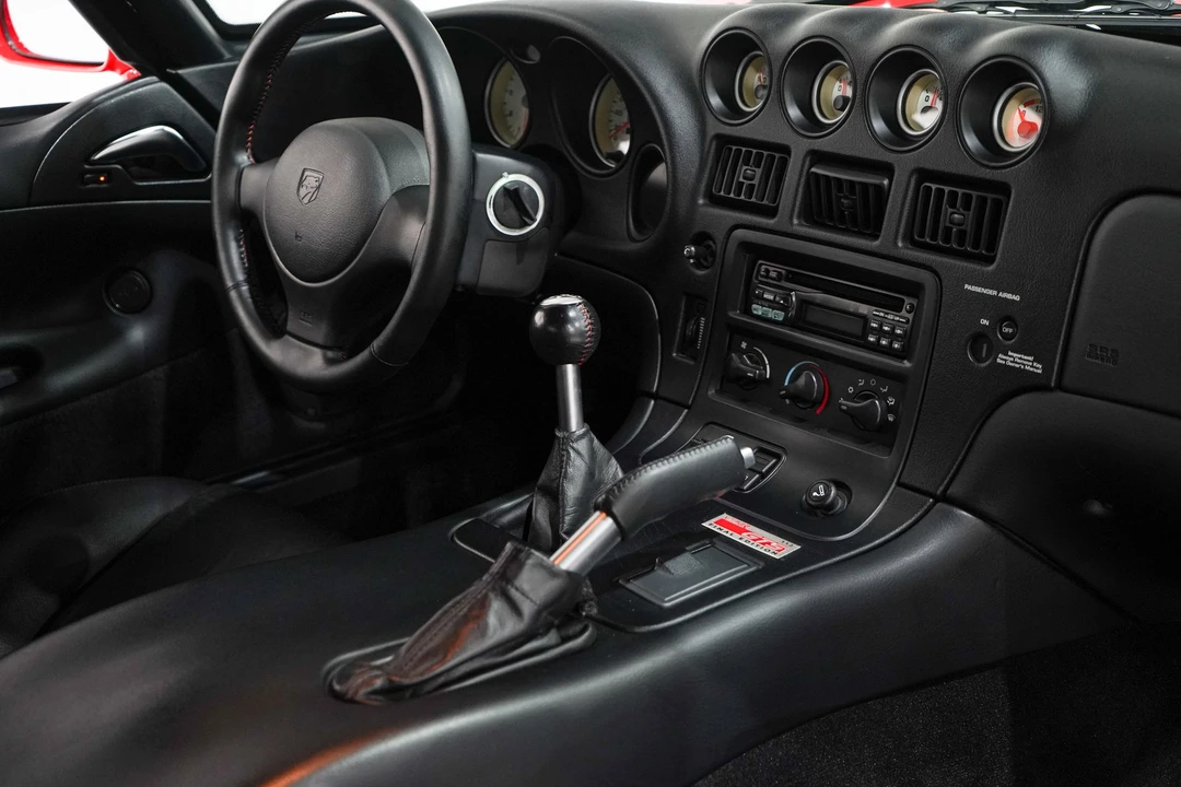 2002 Dodge Viper GTS 2nd Gen - Image 15 of 31