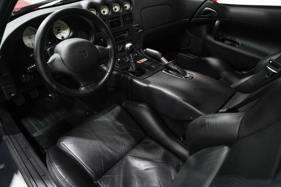 2002 Dodge Viper GTS 2nd Gen - Image 2 of 31