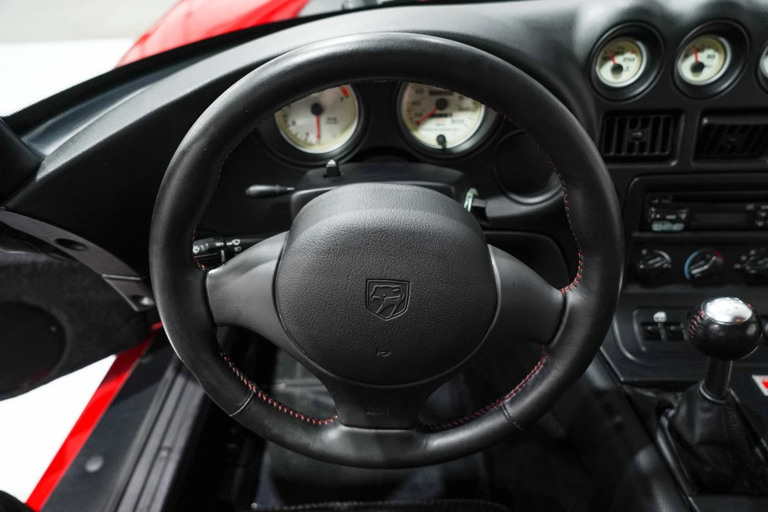 2002 Dodge Viper GTS 2nd Gen - Image 10 of 31
